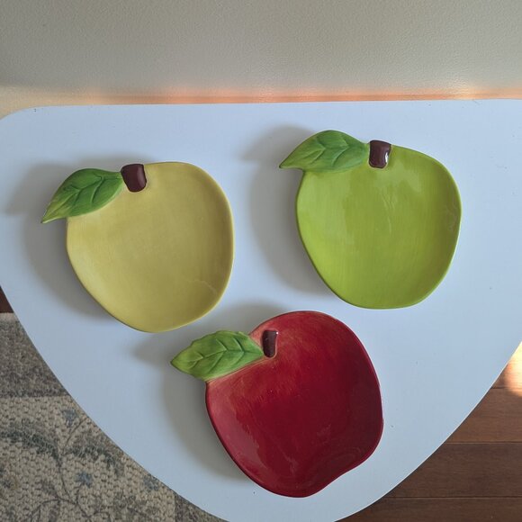 CERAMIC APPLE VINTAGE TRINKET PLATES - Picture 2 of 3